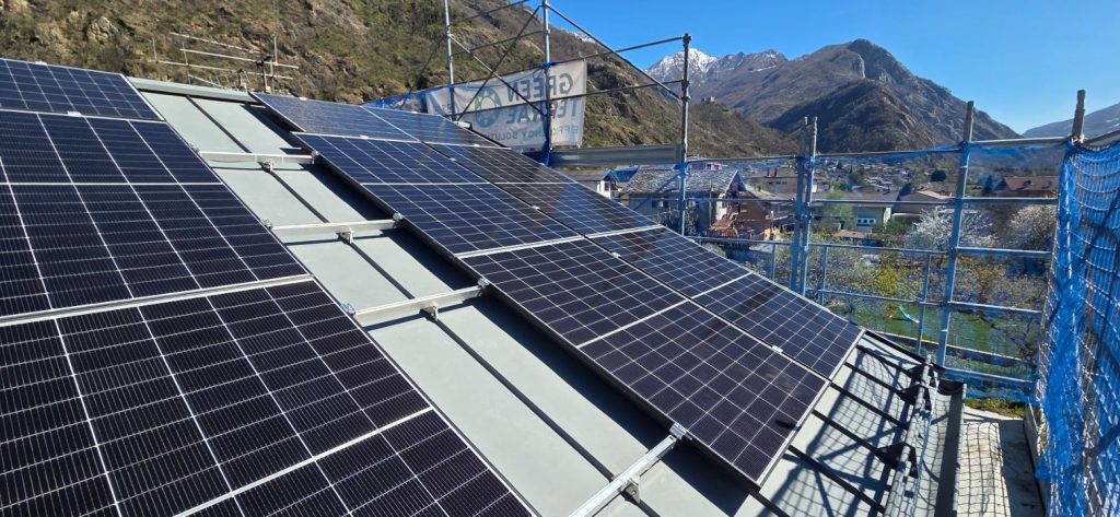 Impianto fotovoltaico da 12 kWp su una trattoria in Valle d’Aosta realizzato da Green Terrae